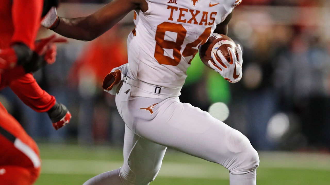 Elhlinger’s 4th TD lifts Texas to 41-34 win at Texas Tech